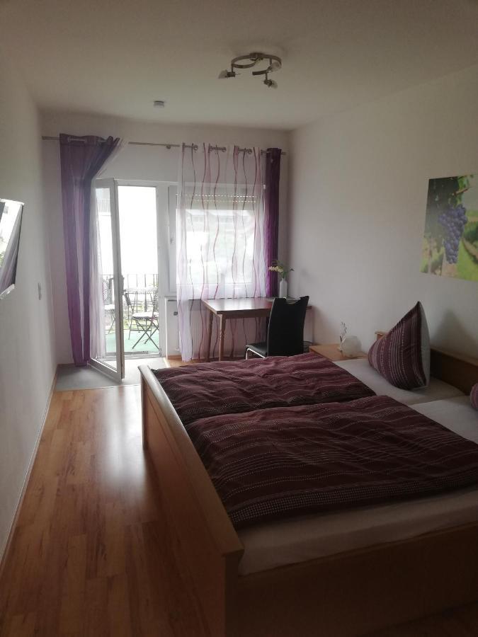 - Rheingauer Hof Bed & Breakfast